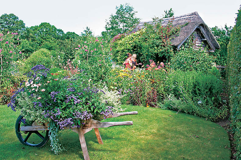 Barnsdale Gardens with Cream Tea & Stamford Market
