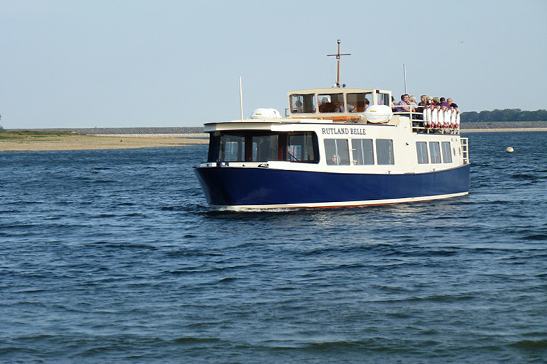 Stamford Market & Rutland Water Cruise with Cream Tea