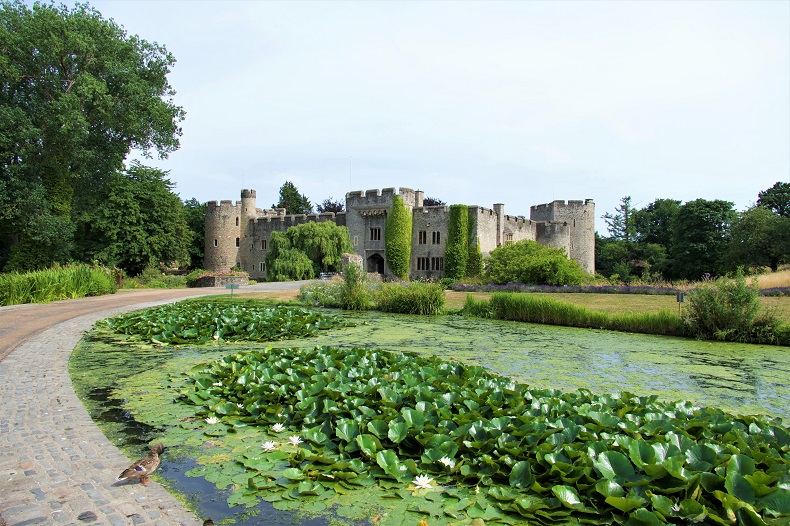 Kents Medway Valley & Leeds Castle 