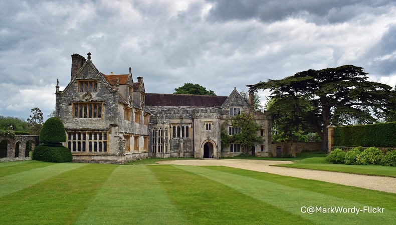 Weymouth, Athelhampton House & The Jurassic Coast 