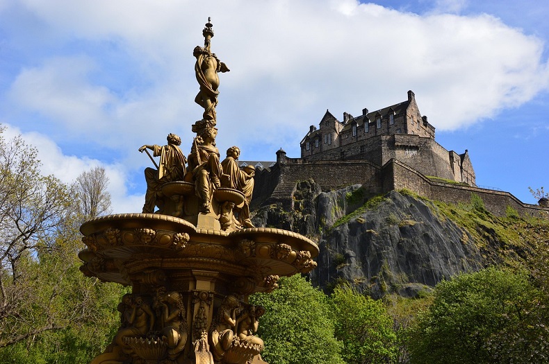 Edinburgh, Loch Lomond & The Trossachs- Free Bar Package