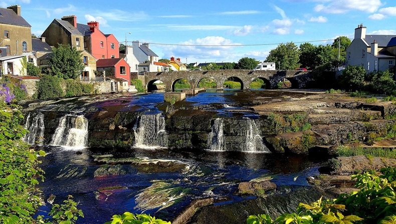 The Emerald Isle Explorer 