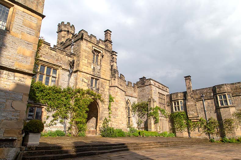 Derbyshire's Famous Houses
