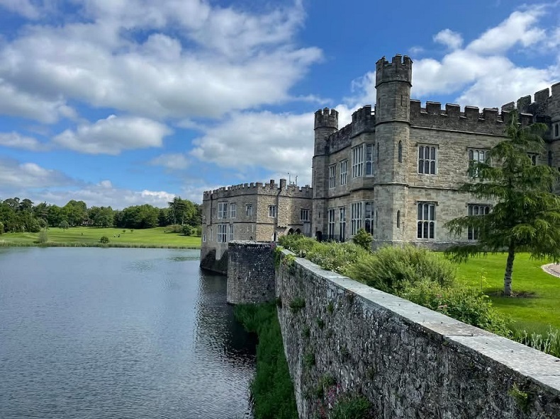 Historic Kent, its Castles & Gardens 