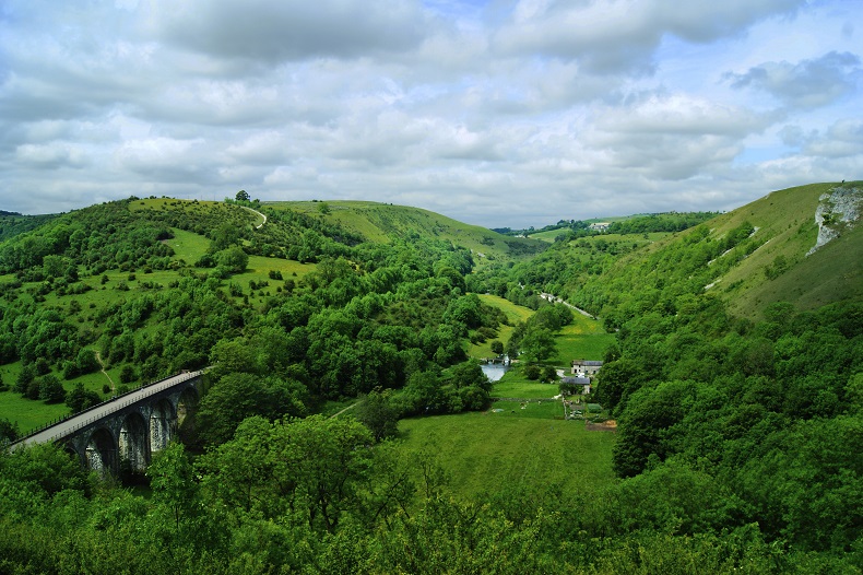Springtime in the Derbyshire Dales Day Tour