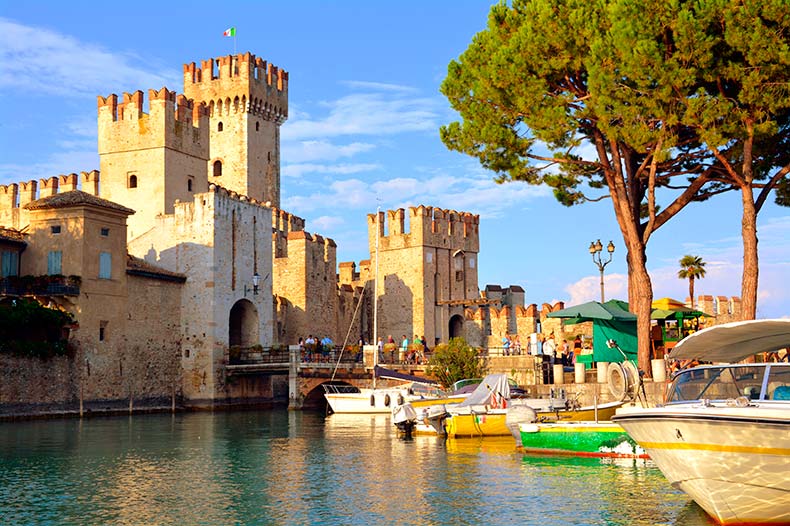 Highlights of Lake Garda & Historic Verona 