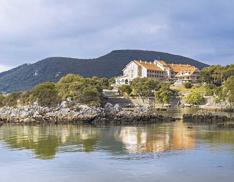 Green Spain, Cantabria and the Picos de Europa 