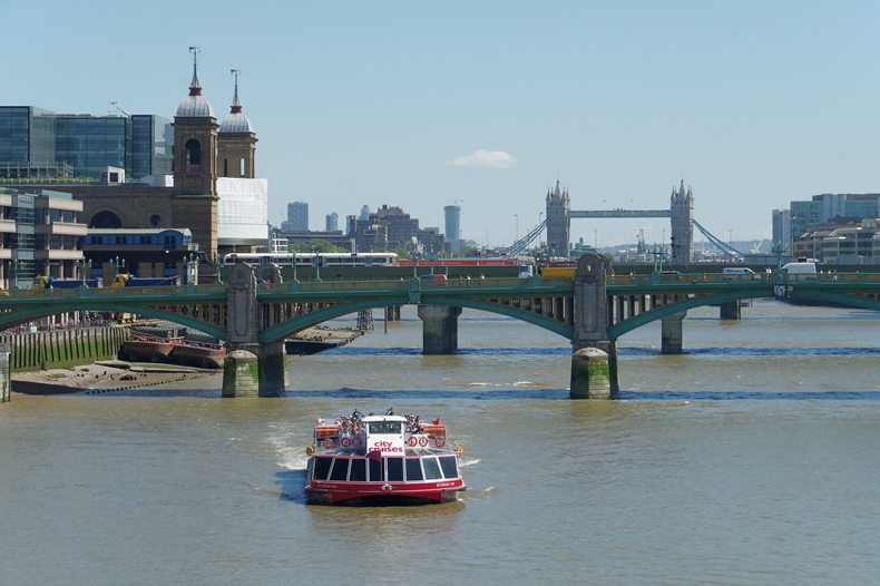 Thames River Cruise with Lunch